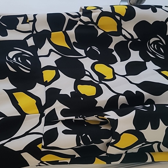 London Times dress with pockets, size 8 but fits like a 4/6. - Picture 4 of 7